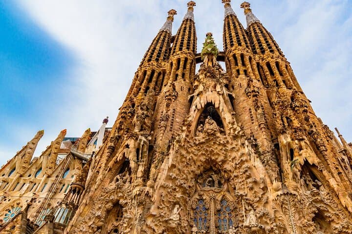 Sagrada Familia : Guided tour inside Skip the line!