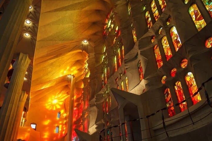 Sagrada Familia : Guided tour inside Skip the line!