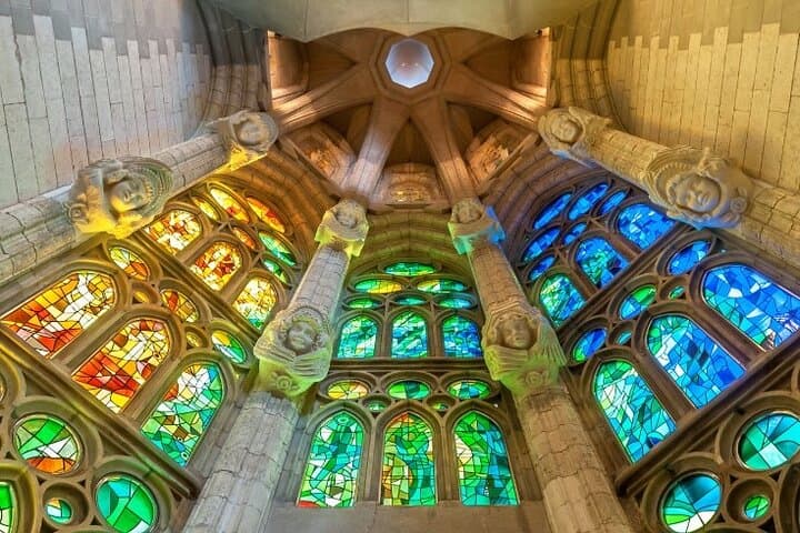Sagrada Familia : Guided tour inside Skip the line!