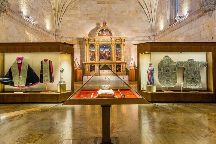 Granada: Cathedral and Royal Chapel Private tour with tickets
