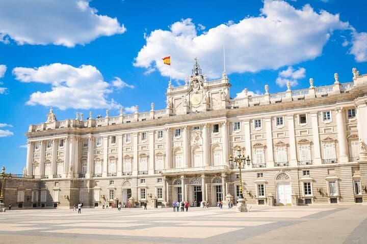 Royal Palace Skip the Line Guided Tour