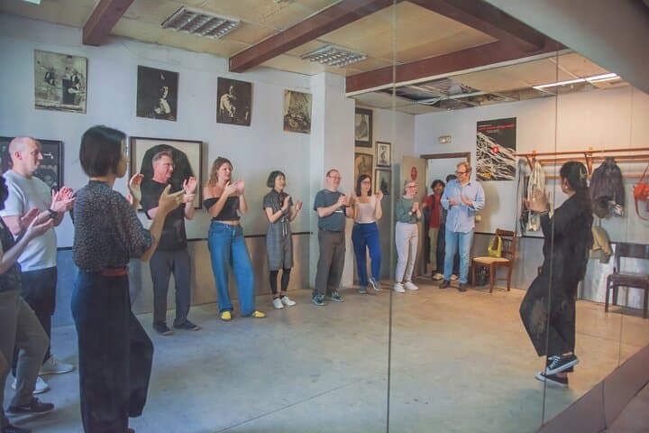 Barcelona: 1-Hour Flamenco Class Experience