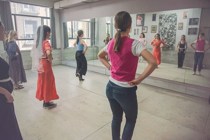 Barcelona: 1-Hour Flamenco Class Experience
