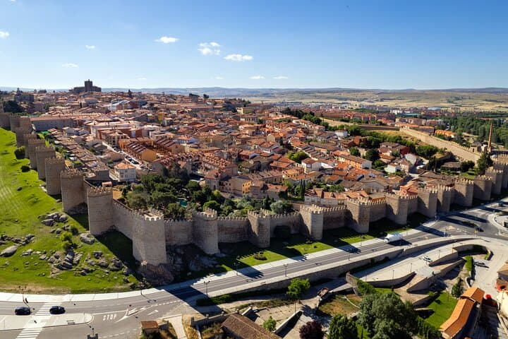 Segovia and Ávila Day Trip from Madrid with Alcázar and Lunch