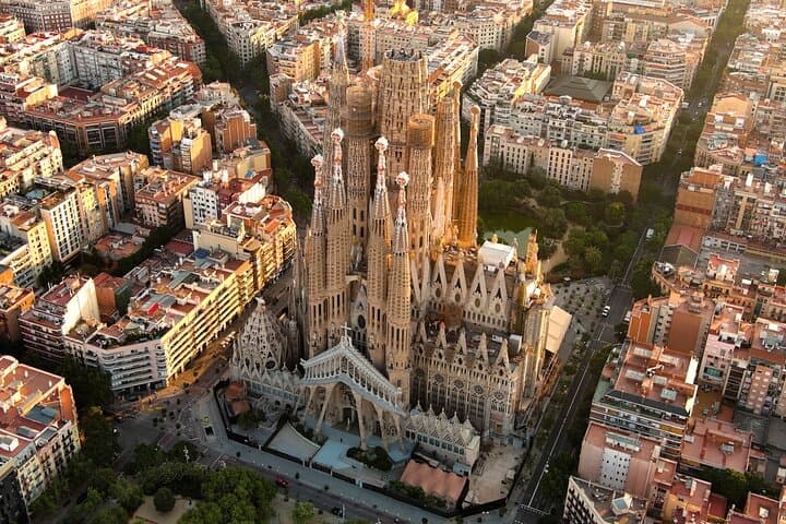 6-Hour Barcelona Tour: History, Art & Panoramic Views