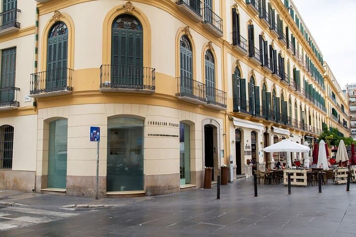 Malaga Flavor Walk: Tapas and Traditions