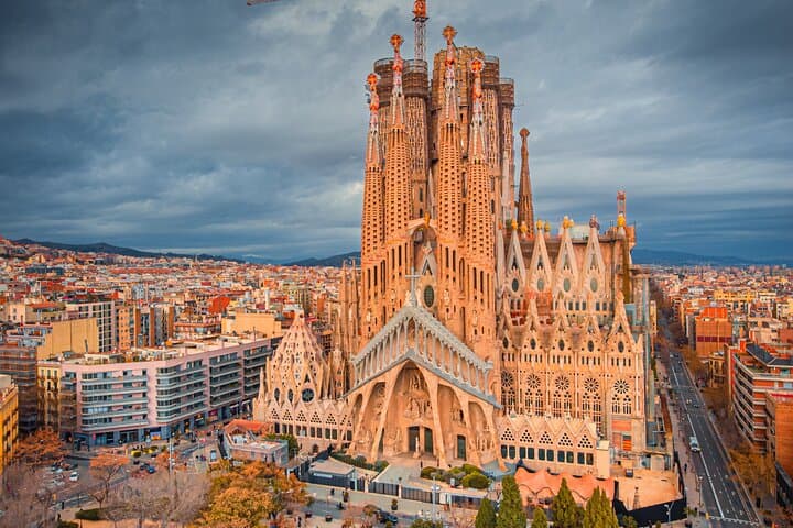 Sagrada Familia and Park Guell Fast Track Guided Tour