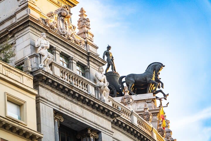 Madrid : Gran Via, Cibeles, Paseo del Prado and Retiro