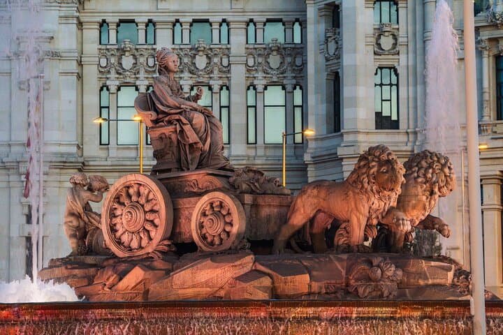 Madrid : Gran Via, Cibeles, Paseo del Prado and Retiro