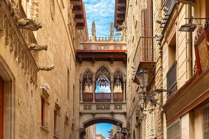 Barcelona Highlights Tour with Montjuïc Cable Car