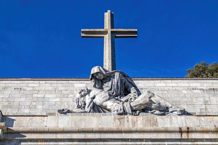From Madrid: El Escorial & Valley of the Fallen Guided Tour