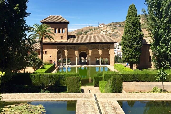 Alhambra Private Tour with pickup in Marbella or Malaga