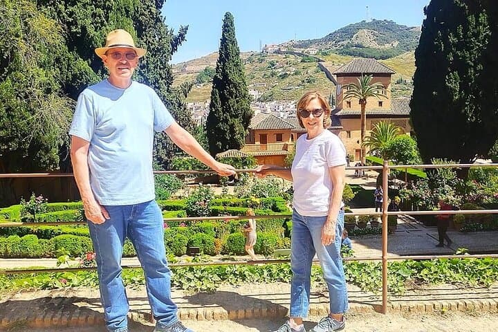 Alhambra private walking tour