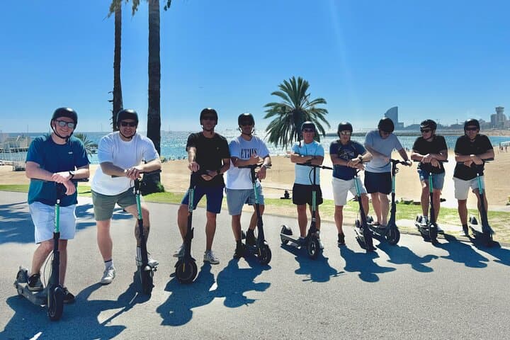 Barcelona Panoramic Escooter or E-Bike Tour