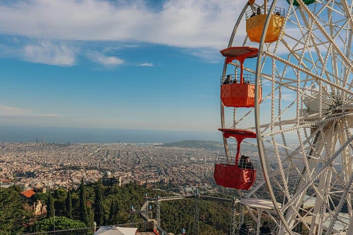 Views of the whole city and the sea.