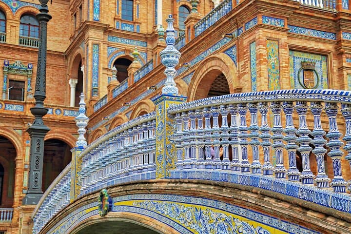 Private day trip from Malaga to Seville, local friendly driver