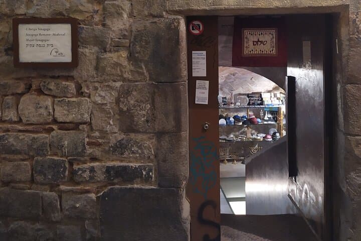 The medieval synagogue