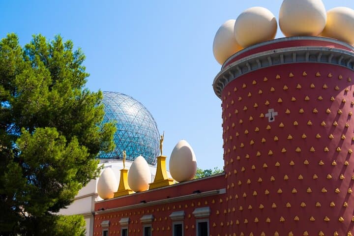 Girona, Figueres, Dalí and Cadaqués Museum from Barcelona