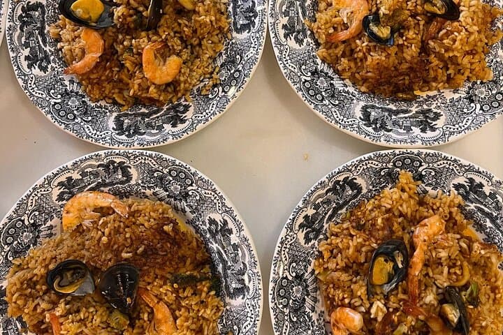 Seville: Rooftop Paella Showcooking and Sangría