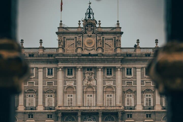 Regal Moments Professional Photoshoot at Palacio Real