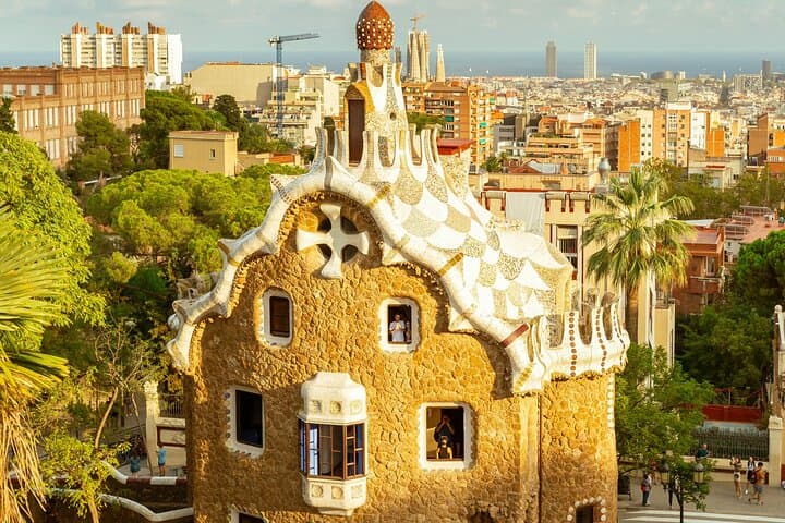 Colorful Magic at Park Güell Photoshoot