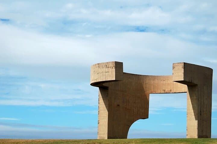 Gijon Highlights - Art, History & Seaside Life in Cimadevilla