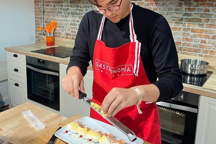 Traditional Basque Pintxos Cooking Class in Bilbao
