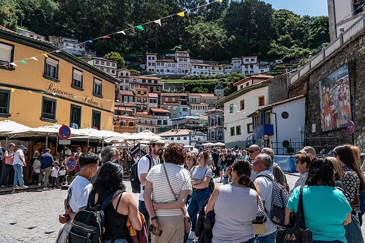 Day trip to Luarca, Cudillero and Avilés from Oviedo and Gijón