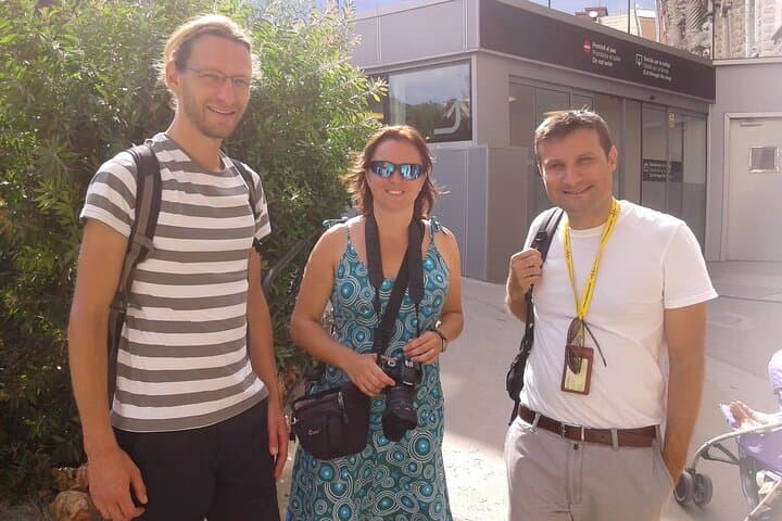 They are a wonderful couple that I showed Barcelona.