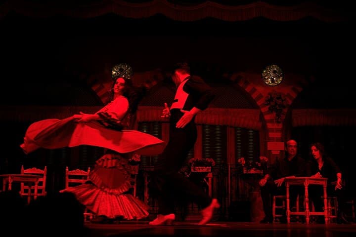 Albaicín and Sacromonte Sunset tour + Flamenco show