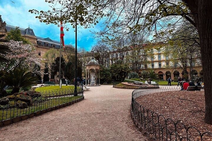 San Sebastian Interactive City Tour
