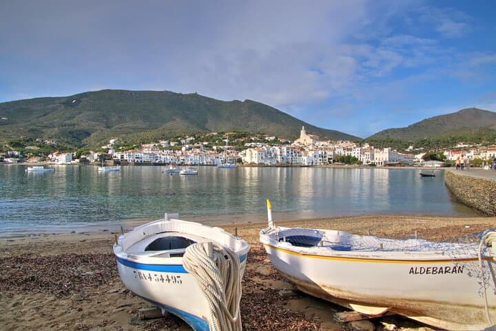 Salvador Dalí Museum, House & Cadaqués Ultimate Semi-Private Tour
