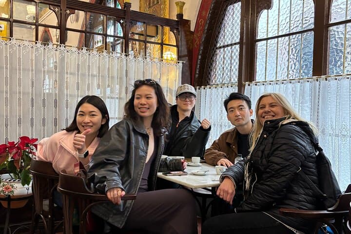 Coffee and Art Tour walking Gothic Quarter, Official Guide