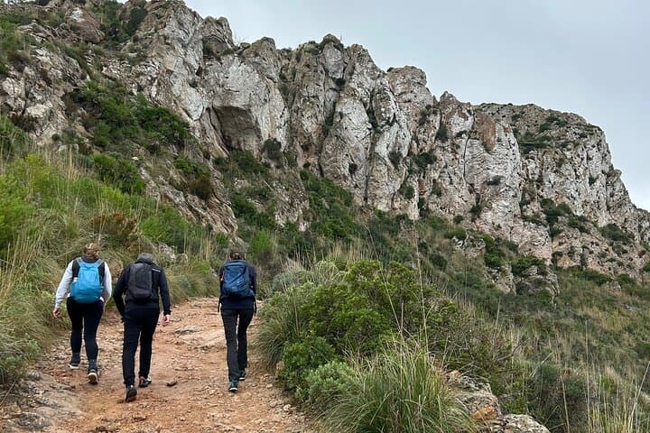 Sierra de Tramuntana hike with small picnic