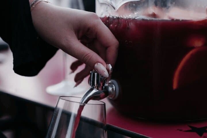 Barcelona Sangria & Salsa Dance Class with Bottomless Drinks