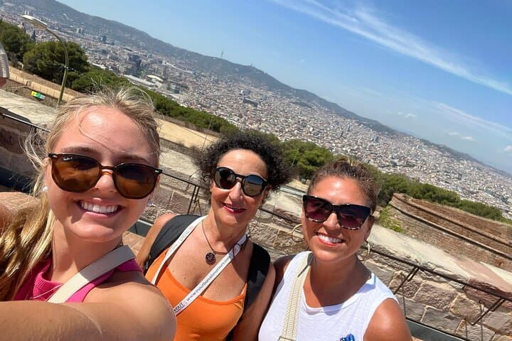 Barcelona Best Views from Montjuic Castle Private Tour