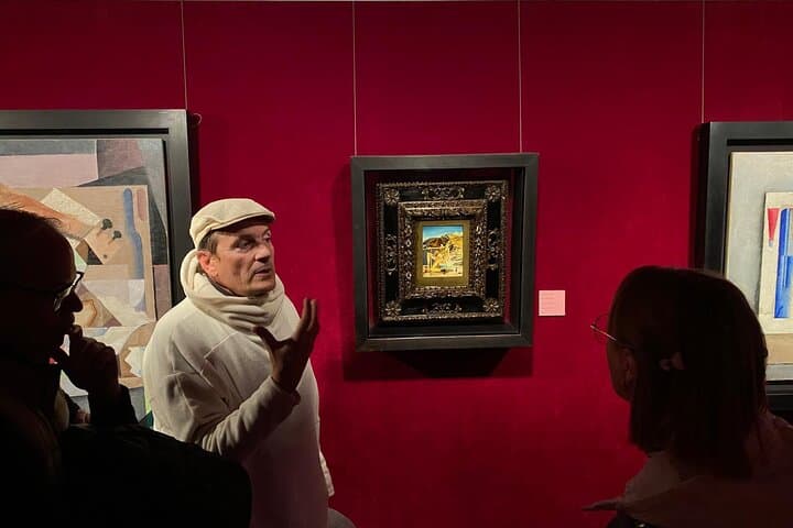 Private guided tour inside the Dalí Museum with expert guide