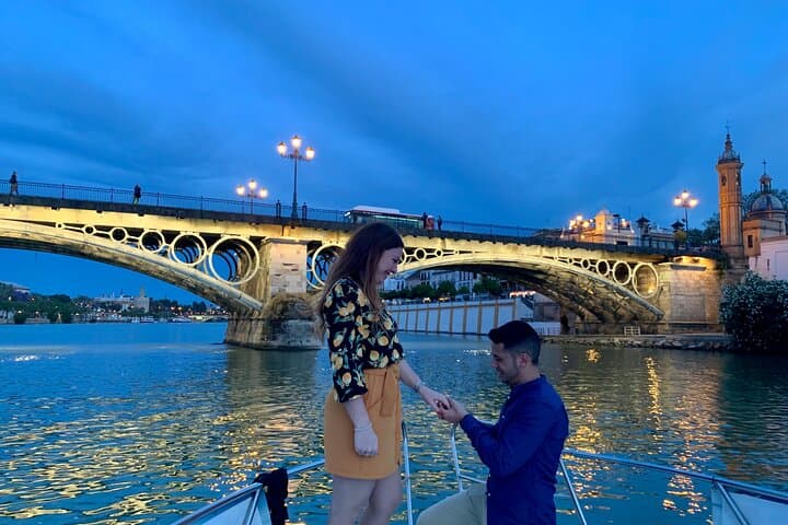 Romantic boat ride 1h (private)