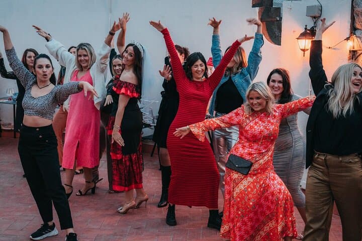 Barcelona Sangria & Salsa Dance Class with Bottomless Drinks