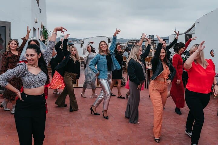 Barcelona Sangria & Salsa Dance Class with Bottomless Drinks