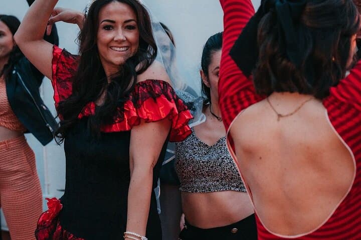 Barcelona Sangria & Salsa Dance Class with Bottomless Drinks