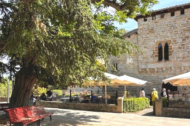Pamplona Self-Guided City Walking Tour & Scavenger Hunt