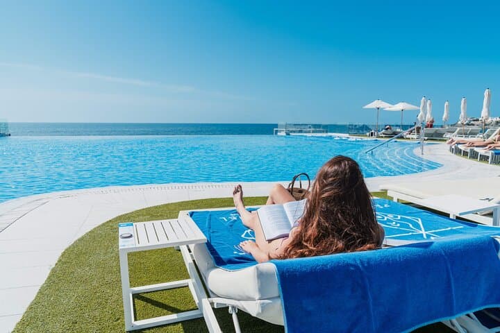 Infinity pool