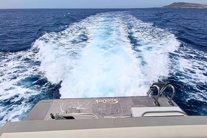 Private yacht in Papagayo Beaches with Gourmet or Premium menu