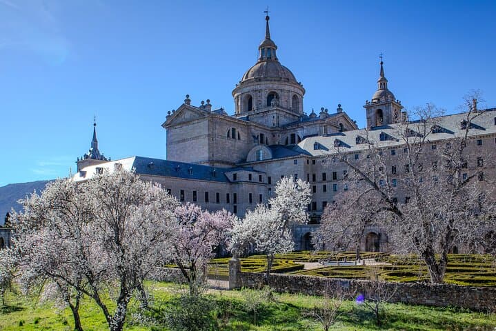 VIP PRIVATE: EL Escorial Monastery & Palace complete experience