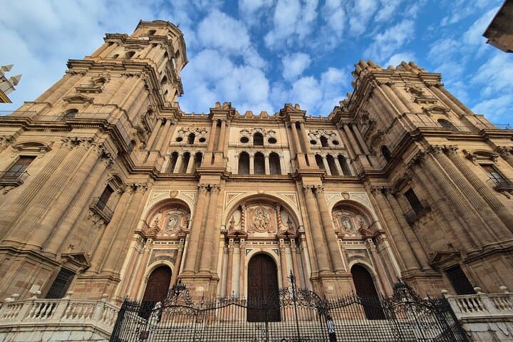 Malaga Highlights Shore Excursion with Tapas and Drinks