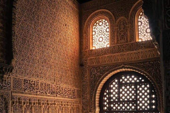 Private Tour Alhambra for Groups of Friends or Families