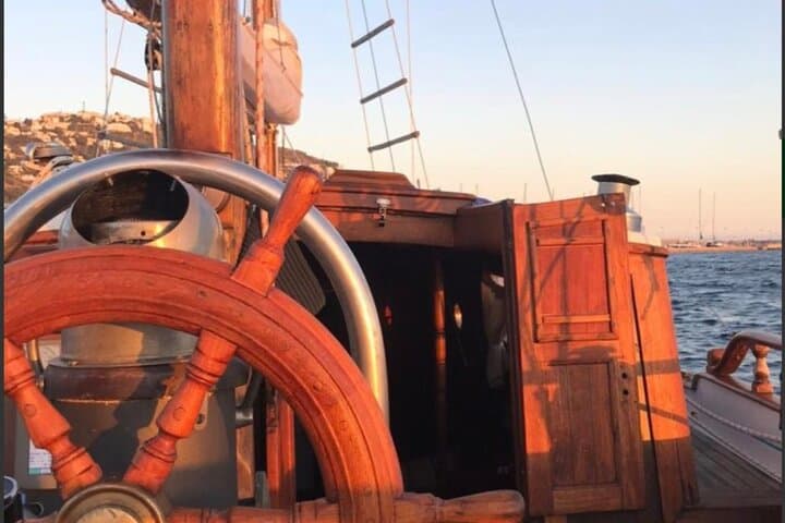 Sail tour tapas day charter boat trip private sailing pirate
