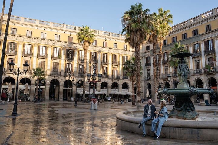 Barcelona Gothic Quarter Self-Guided Tour: Hidden Skull Route