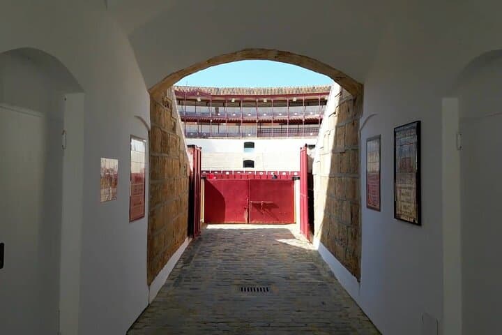 the door of cuadrillas